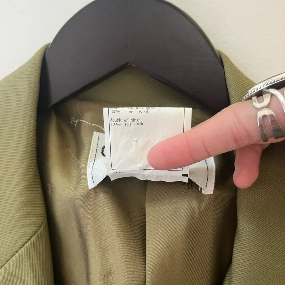 1996 CHANEL Boutique Olive Green Wool Jacket with Gold Chain Hem – Women's FR 44